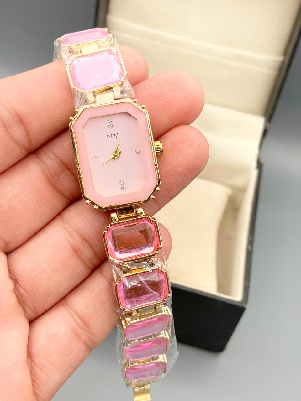 Elegant Pink Crystal Gemstone Bracelet Watch for Women – Luxury Gold Dial Fancy Dress Watch